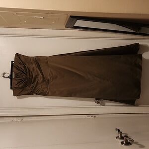 OLIVE GREEN SZ 16 FORMAL GOWN, STRAPLESS